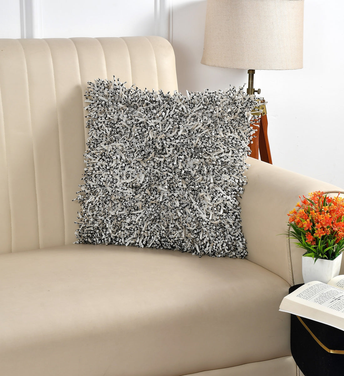 Shaggy Cushion Cover (Black And White)