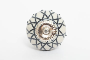 Helia Ivory And Black Ceramic Knob