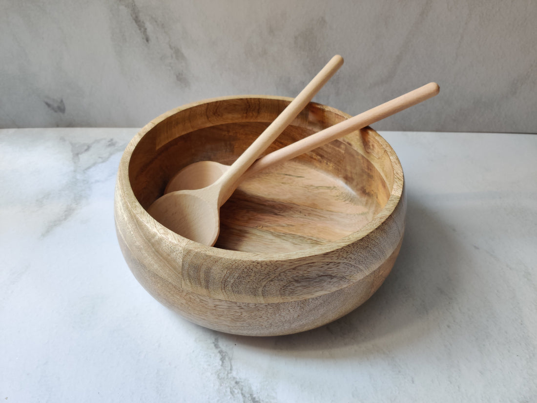 Large Salad Bowl With Spatula