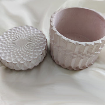 Cylindrical Container With Lid