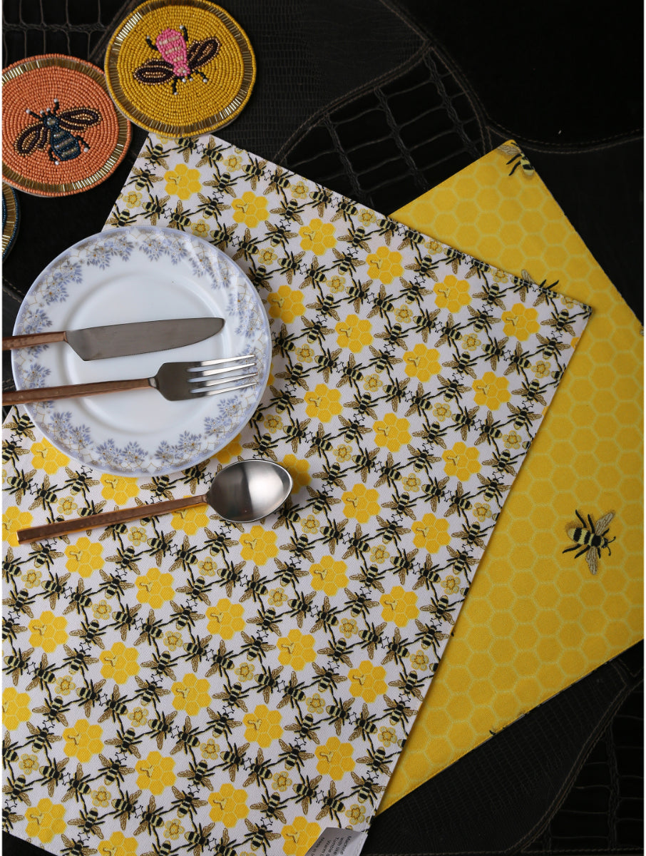 Bee Design Placemats And Table Napkins (set Of 4)