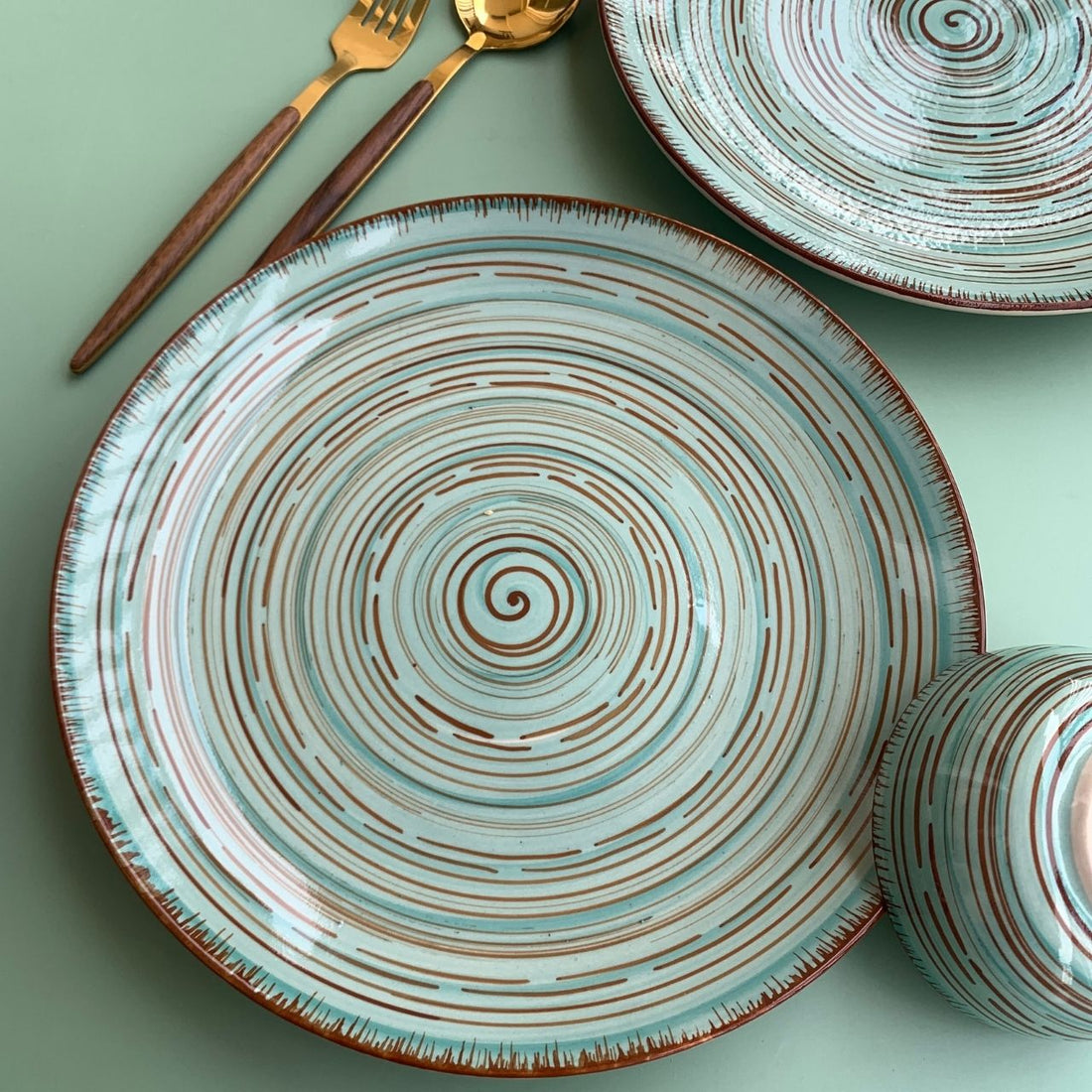 Green Dinner Plate In Spiral Design