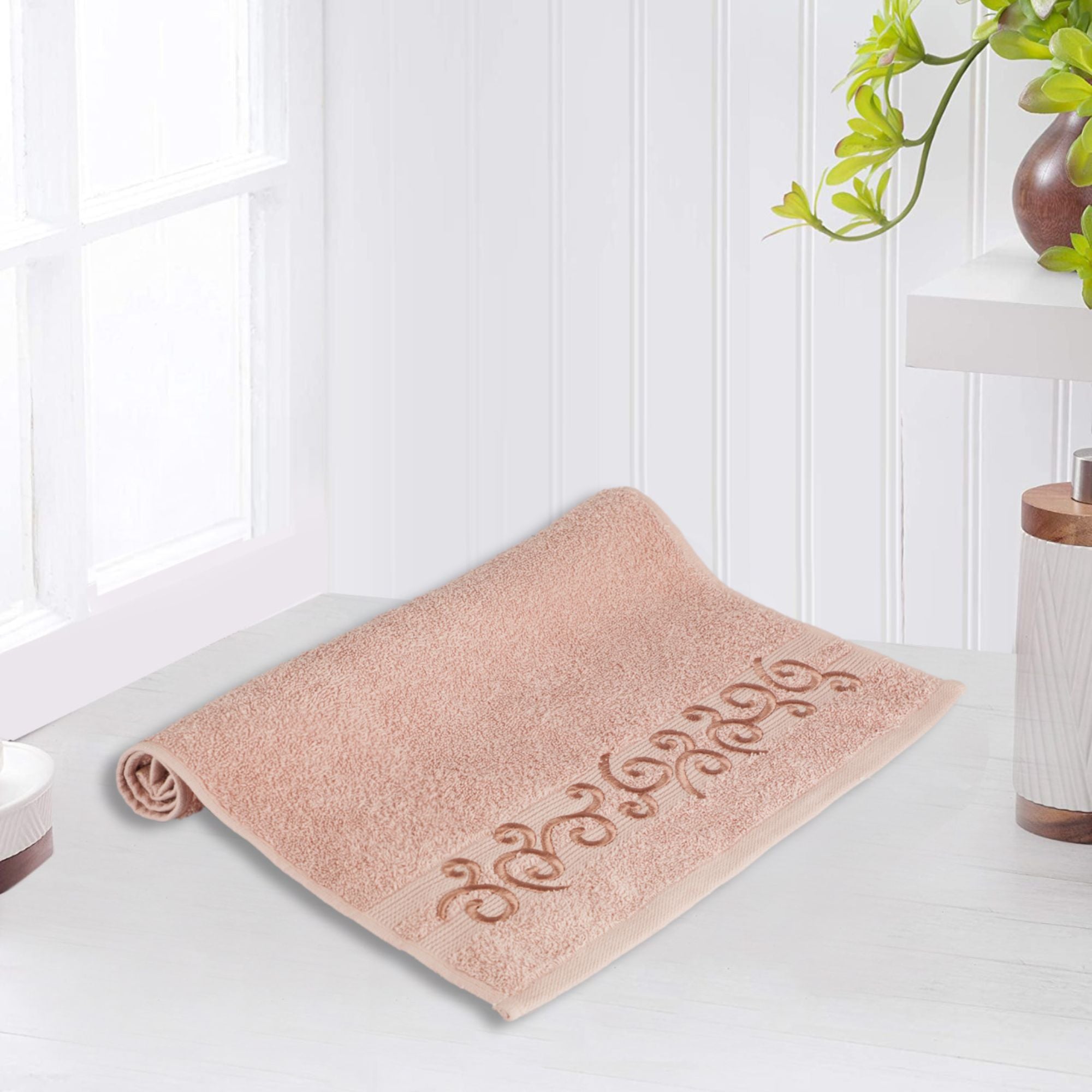 Embroidered Hand Towel (Peach)