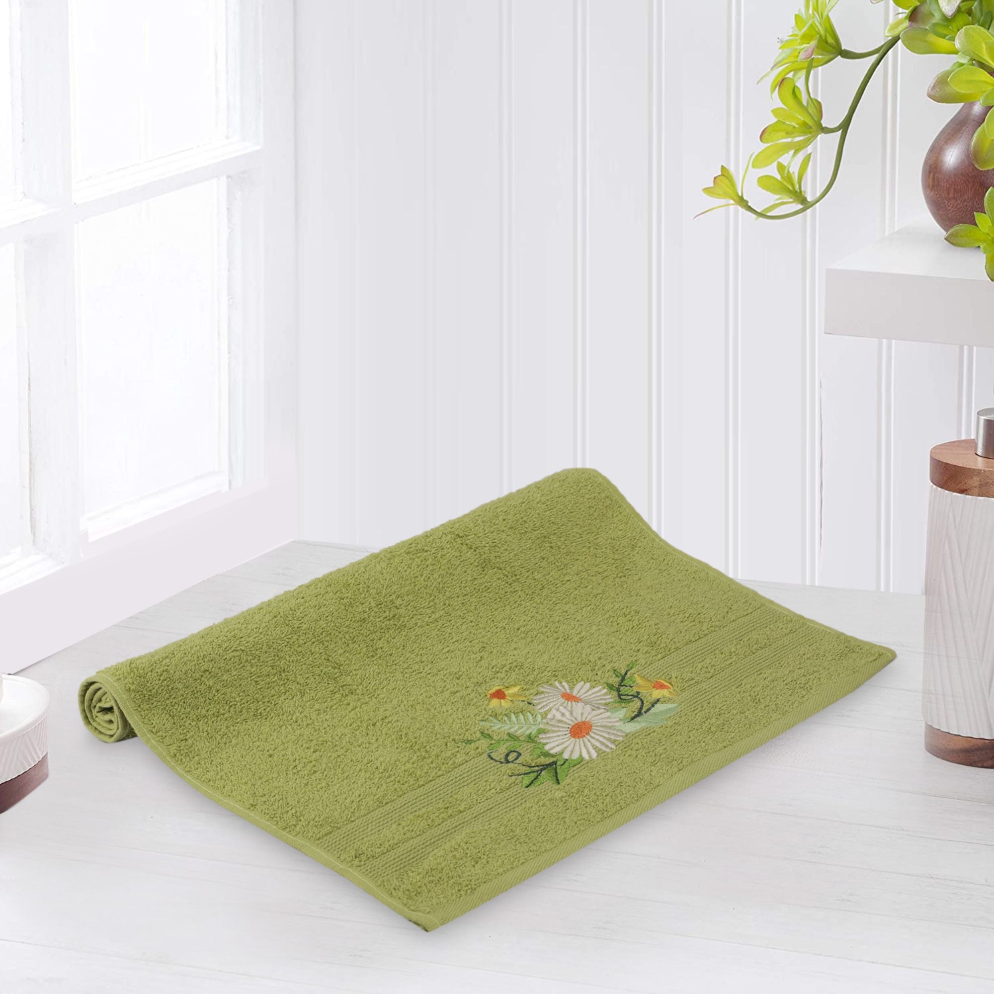 Embroidered Hand Towel (Light Green)