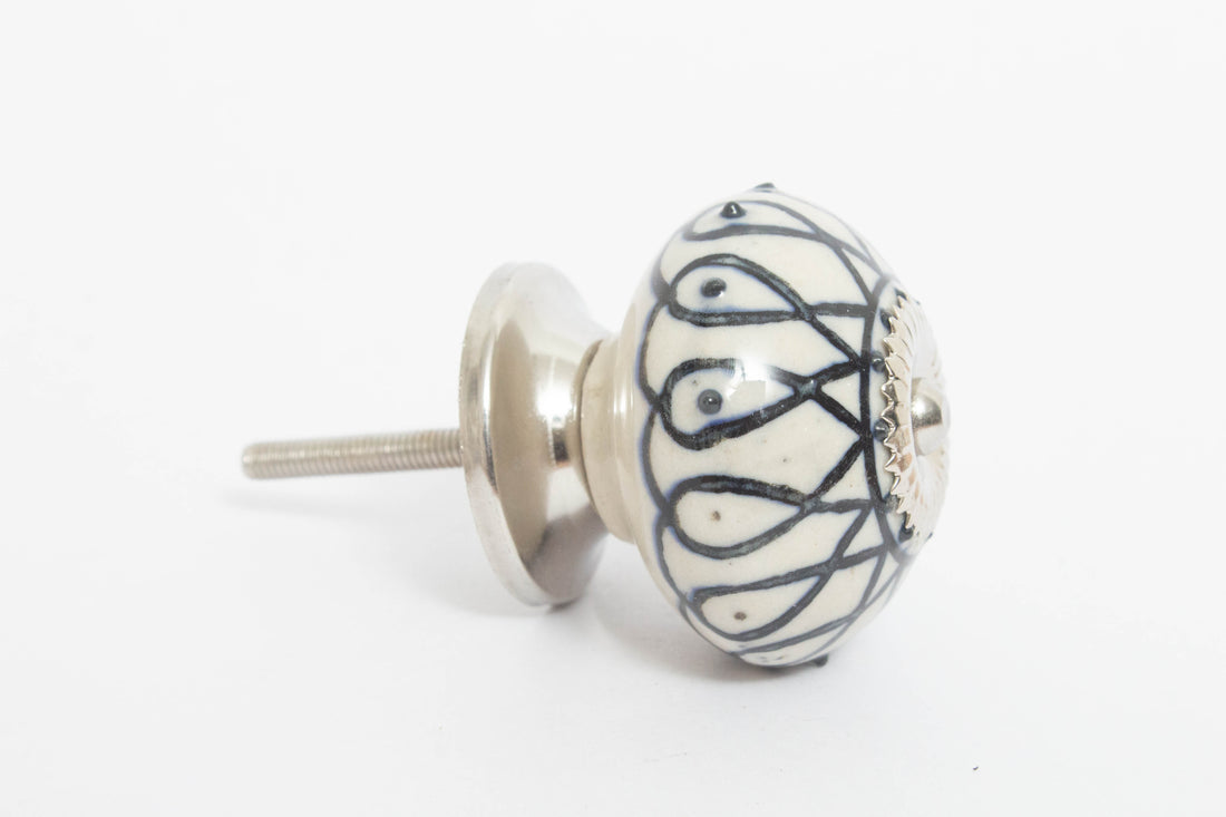 Helia Ivory And Black Ceramic Knob