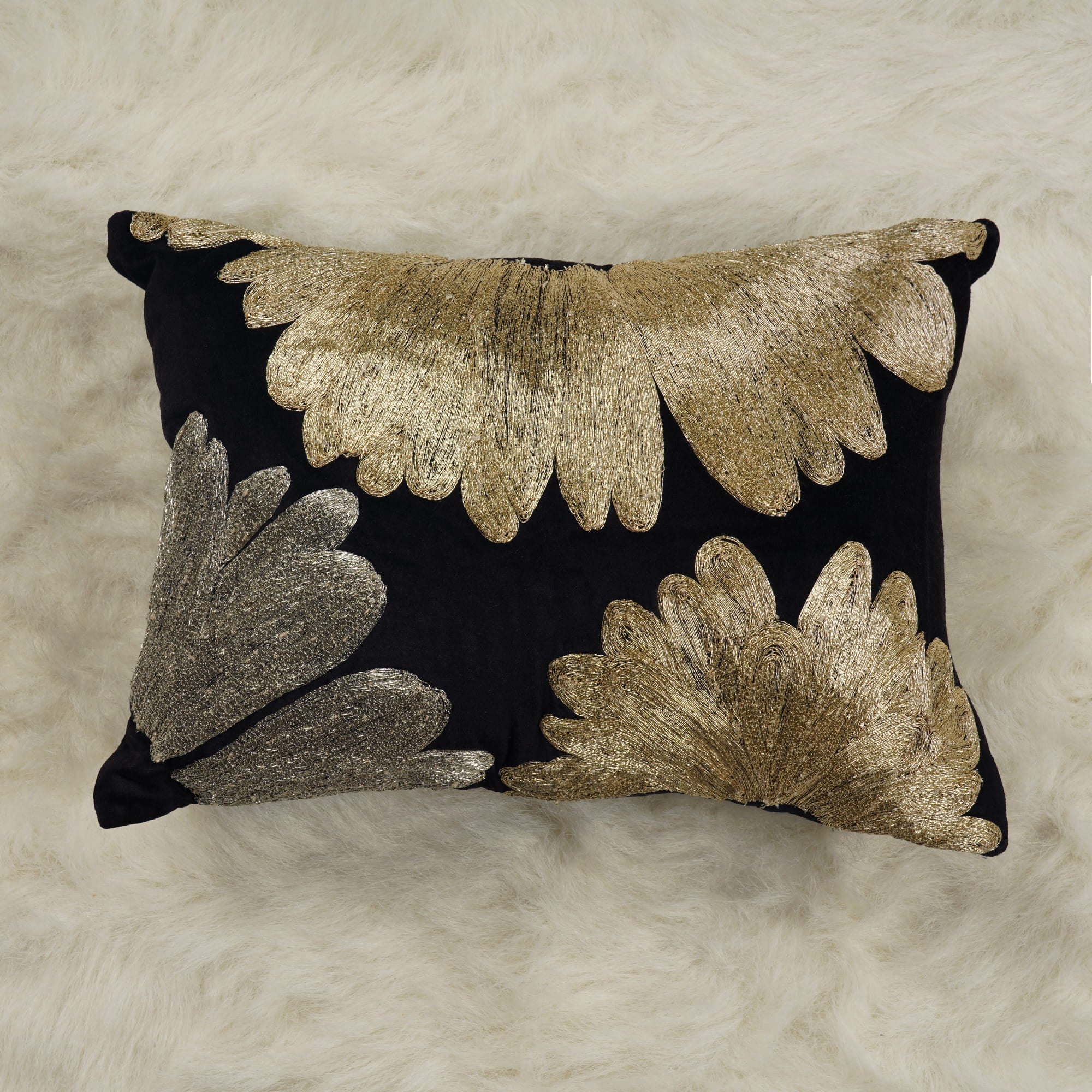 Lush & Beyond Embroidered Cushion Cover Velvet1