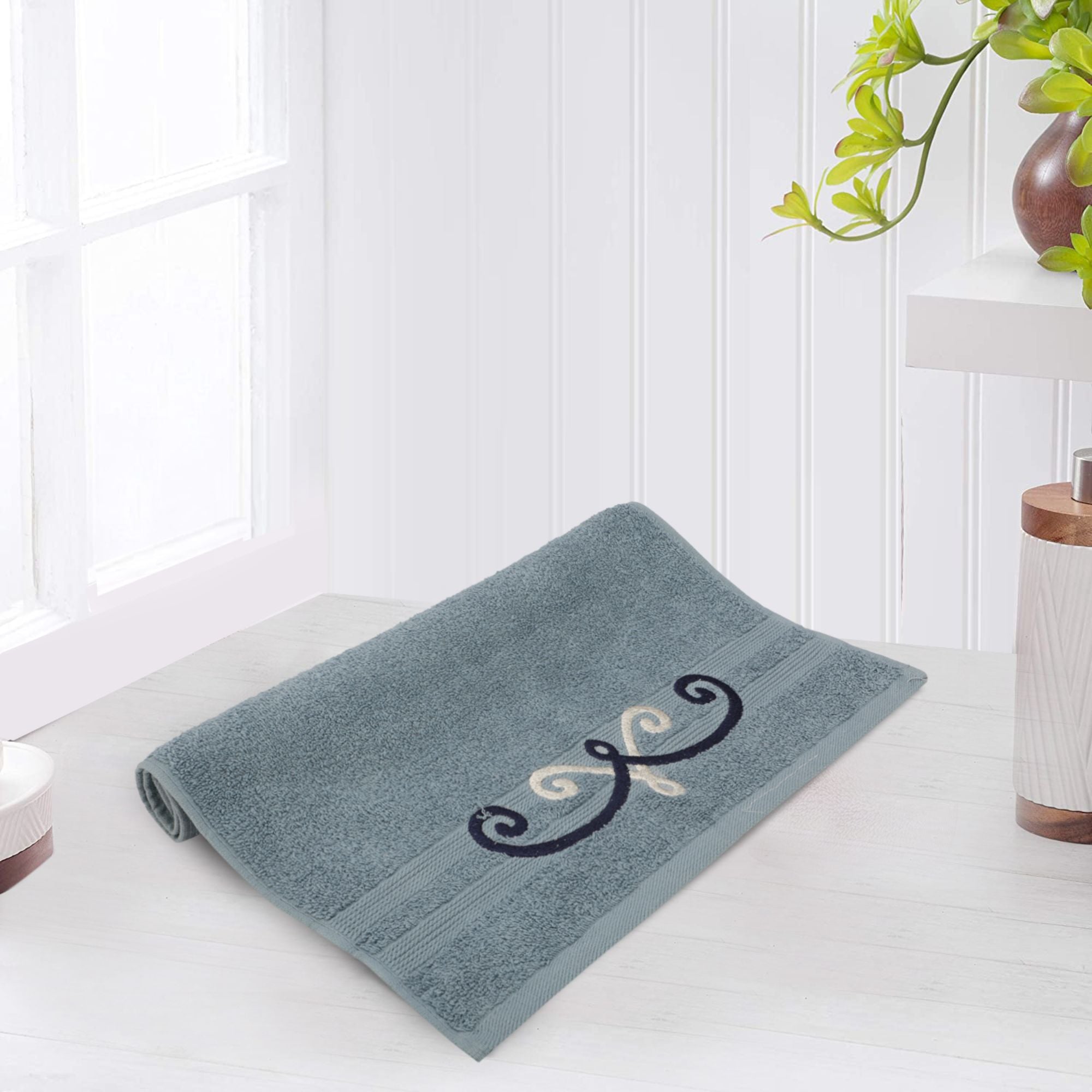 Embroidered Hand Towel (Blue)