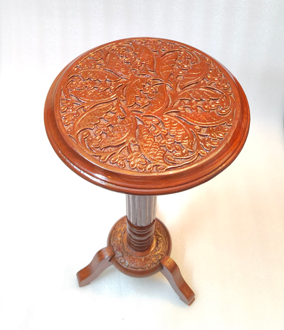 Antique  Carving Design Side Table (Walnut Texture)