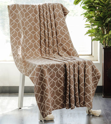 Trellis Ac Throw